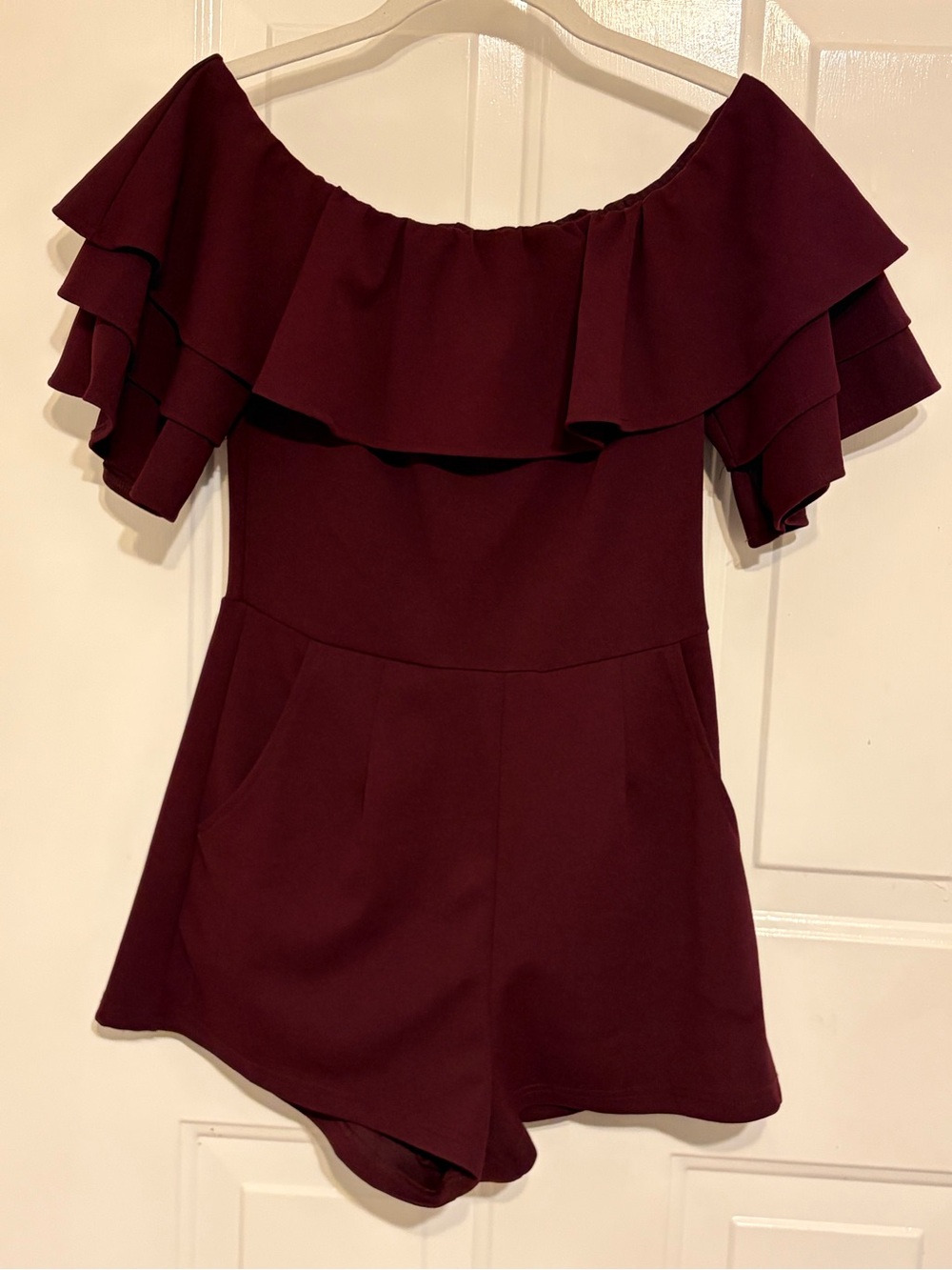 She + Sky Women's Beautiful Burgundy off-the-Shoulder Short Shorts Romper Size M